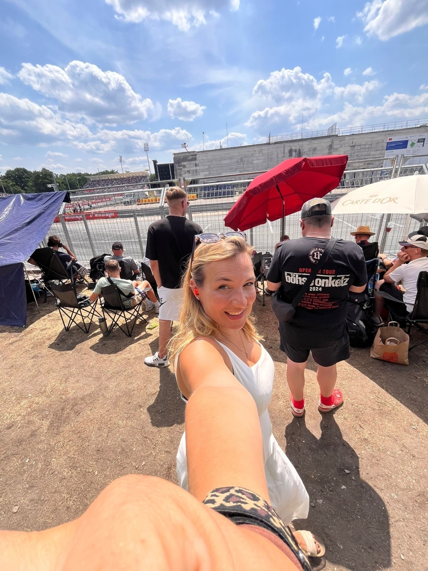 Bald ist DTM in Nürnberg! 🏁🔥

Wer von euch ist auch dort? (Und wer liebt den Sound genauso wie ich? 😄)

Wenn ihr nebenbei über Umzug/Verkauf sprecht: Schreib uns gerne über Instagram, E-Mail, WhatsApp oder ruf uns an.

#DTM #Motorsport #Nürnberg #Herzogenaurach #RabanusRealEstate